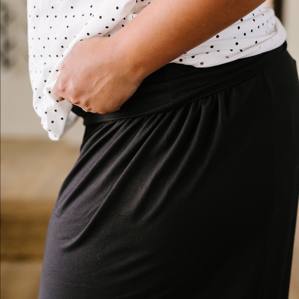 Walk On The Wide Side Pants in Black - Picture 6 of 6